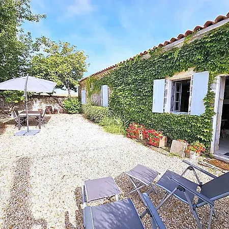 Fleurs De Vigne, Charentais Au Grand Coeur Hotell 5*