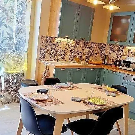 Fleurs De Vigne, Charentais Au Grand Coeur Hotell Segonzac (Charente)